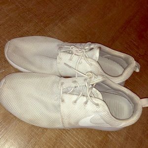 Nike Rosche Runs men’s size 11.5